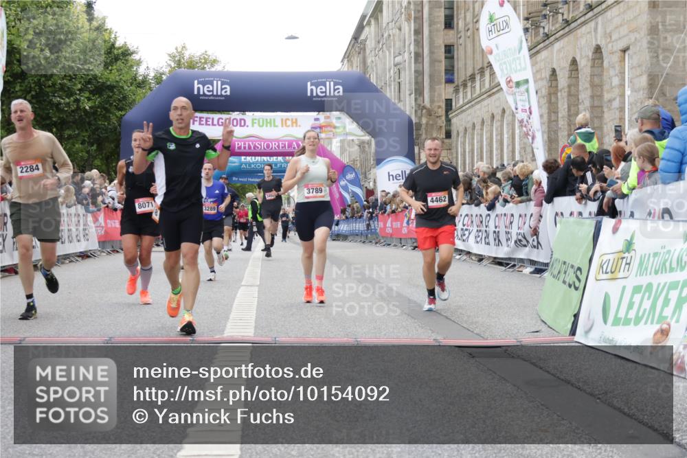 06.09.2026 - CURREX Alsterlauf Yannick Fuchs http://msf.ph/oto/10154092 06.09.2026 09:52:11 Ziel 2118, 2191, 2284, 2758, 3289, 3301, 3450, 3789, 3839, 3975, 4250, 4462, 4567, 5321, 5881, 8071 meine-sportfotos.de