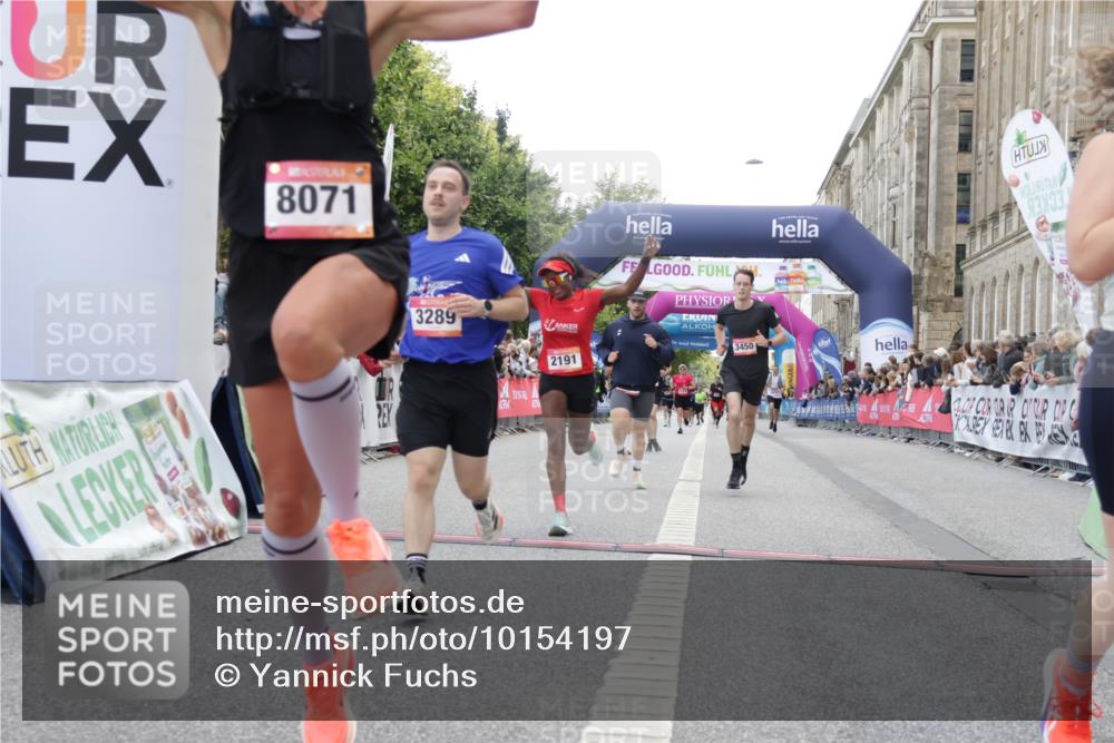 06.09.2026 - CURREX Alsterlauf Yannick Fuchs http://msf.ph/oto/10154197 06.09.2026 09:52:14 Ziel 2118, 2191, 2284, 2758, 3289, 3301, 3450, 3789, 3839, 3975, 4462, 4567, 5129, 5287, 8071 meine-sportfotos.de