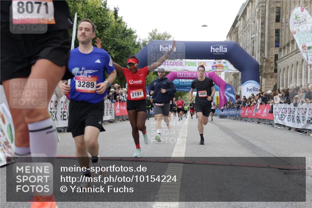 06.09.2026 - CURREX Alsterlauf Yannick Fuchs http://msf.ph/oto/10154224 06.09.2026 09:52:14 Ziel 2118, 2191, 2284, 2758, 3289, 3301, 3450, 3789, 3839, 3975, 4462, 4567, 5129, 5287, 8071 meine-sportfotos.de