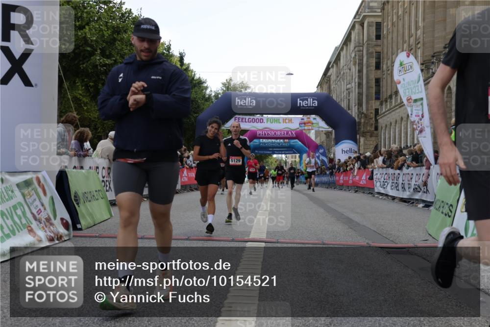 06.09.2026 - CURREX Alsterlauf Yannick Fuchs http://msf.ph/oto/10154521 06.09.2026 09:52:17 Ziel 2118, 2191, 2284, 2758, 3289, 3301, 3450, 3789, 4462, 5129, 5287, 8071 meine-sportfotos.de