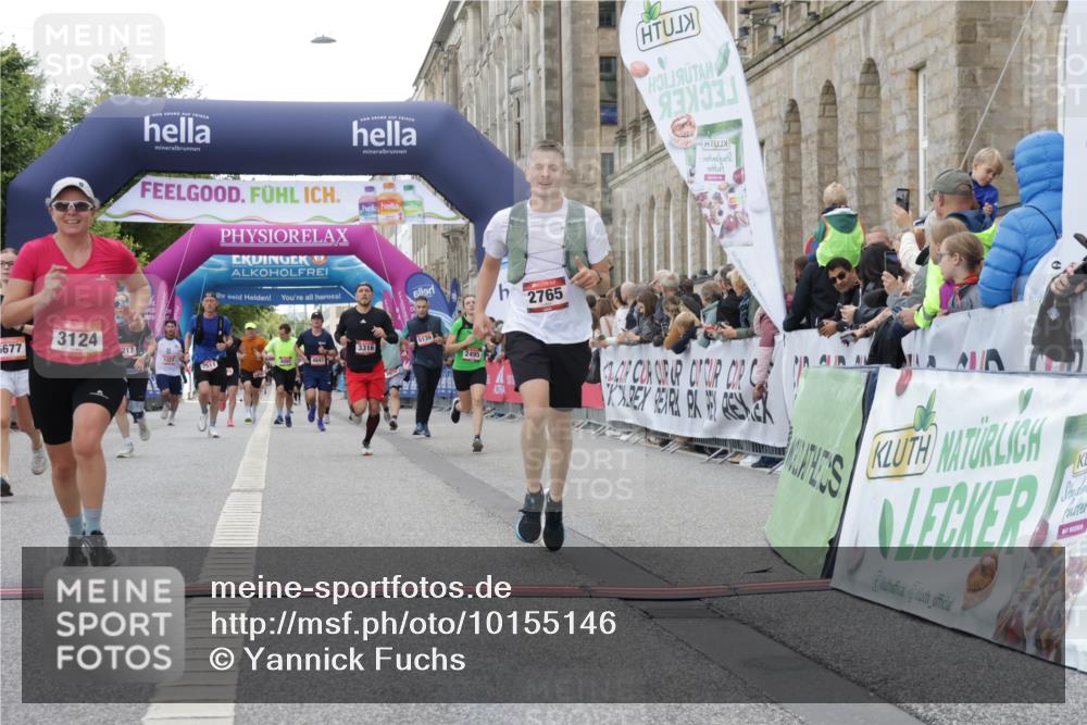 06.09.2026 - CURREX Alsterlauf Yannick Fuchs http://msf.ph/oto/10155146 06.09.2026 09:52:23 Ziel 2495, 2758, 2765, 2970, 3124, 3217, 3316, 3450, 4301, 5129, 5287, 5677 meine-sportfotos.de