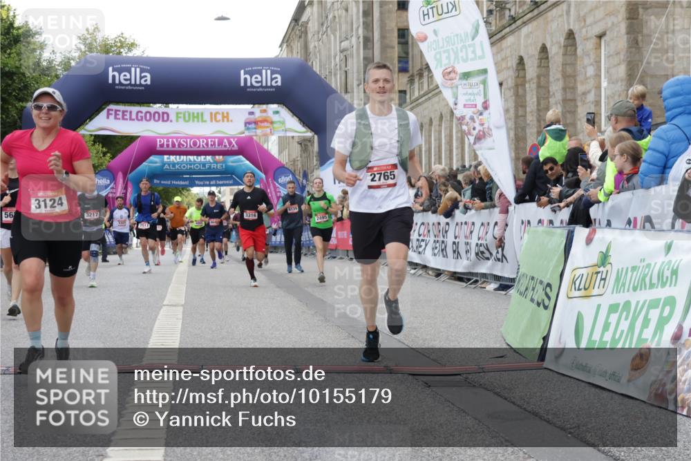 06.09.2026 - CURREX Alsterlauf Yannick Fuchs http://msf.ph/oto/10155179 06.09.2026 09:52:23 Ziel 2495, 2758, 2765, 2970, 3124, 3217, 3316, 3450, 4301, 5129, 5287, 5677 meine-sportfotos.de