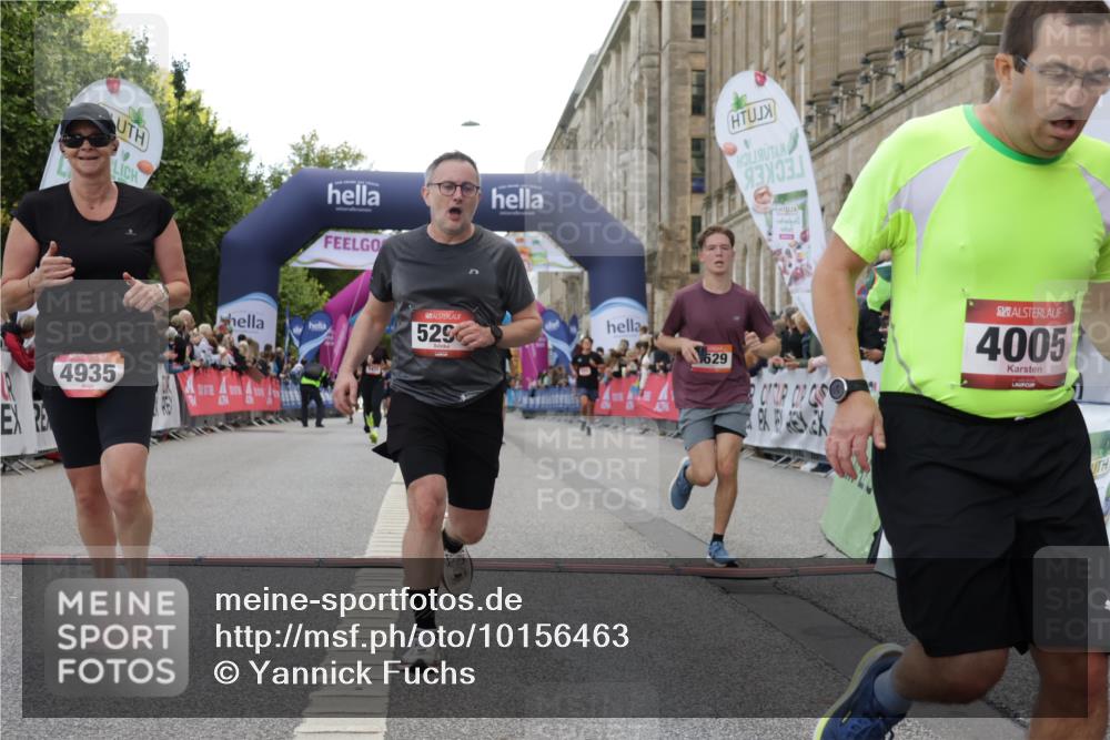 06.09.2026 - CURREX Alsterlauf Yannick Fuchs http://msf.ph/oto/10156463 06.09.2026 09:52:32 Ziel 2495, 2511, 2529, 2970, 3217, 3316, 3471, 4005, 4643, 4935, 5294, 5323, 5454, 5677, 6139 meine-sportfotos.de
