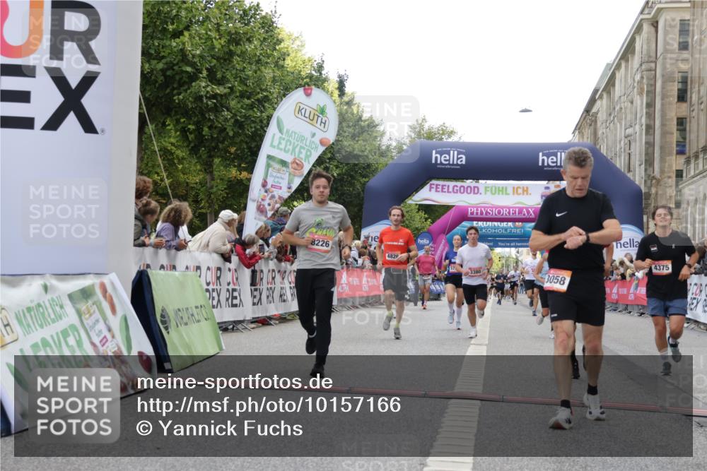 06.09.2026 - CURREX Alsterlauf Yannick Fuchs http://msf.ph/oto/10157166 06.09.2026 09:52:39 Ziel 2529, 2936, 3058, 3380, 3471, 3808, 4375, 4826, 5294, 5750, 5928, 8226 meine-sportfotos.de