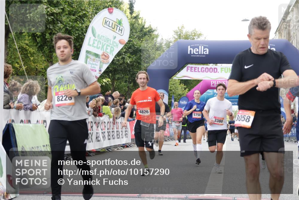 06.09.2026 - CURREX Alsterlauf Yannick Fuchs http://msf.ph/oto/10157290 06.09.2026 09:52:40 Ziel 2529, 2936, 3058, 3380, 3471, 3808, 4375, 4457, 4826, 5750, 5928, 8226 meine-sportfotos.de