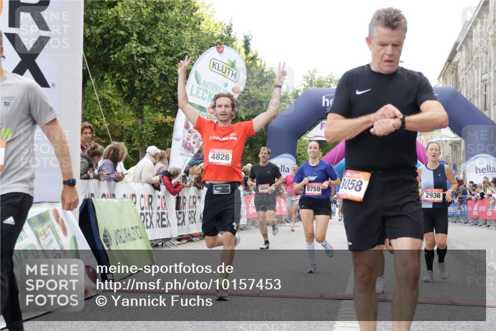 06.09.2026 - CURREX Alsterlauf Yannick Fuchs http://msf.ph/oto/10157453 06.09.2026 09:52:41 Ziel 2936, 3058, 3380, 3471, 3808, 4375, 4457, 4826, 5750, 5928, 8226 meine-sportfotos.de