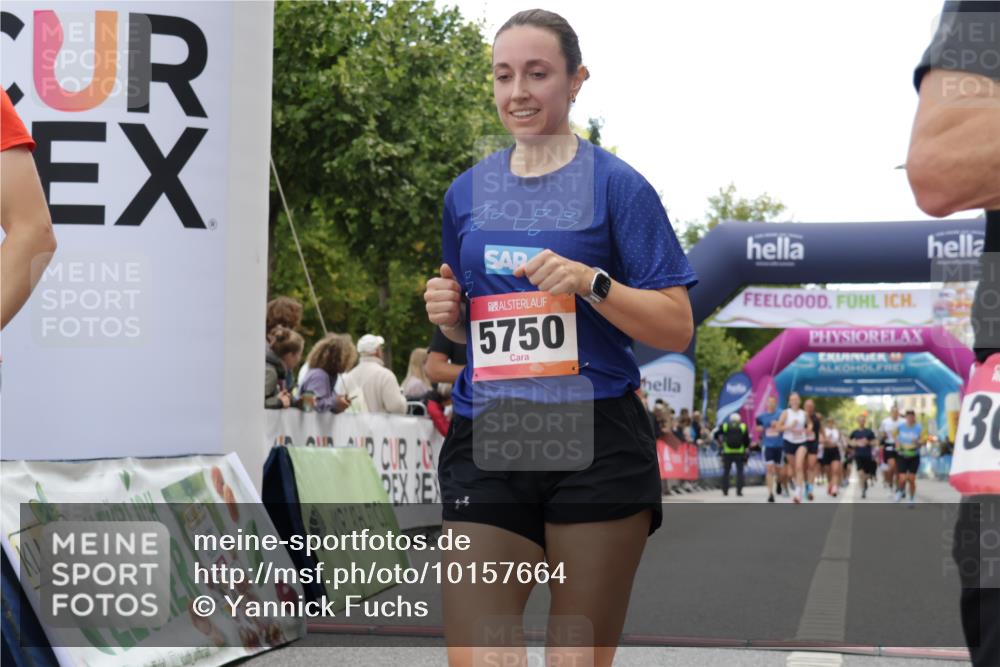 06.09.2026 - CURREX Alsterlauf Yannick Fuchs http://msf.ph/oto/10157664 06.09.2026 09:52:43 Ziel 2799, 2936, 3058, 3380, 3471, 3808, 4375, 4457, 4826, 5750, 5928, 8226 meine-sportfotos.de