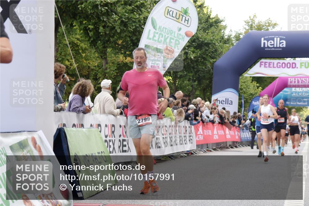 06.09.2026 - CURREX Alsterlauf Yannick Fuchs http://msf.ph/oto/10157991 06.09.2026 09:52:46 Ziel 2799, 2936, 3380, 3808, 4226, 4375, 4457, 4826, 5750, 5928, 6232, 8226 meine-sportfotos.de