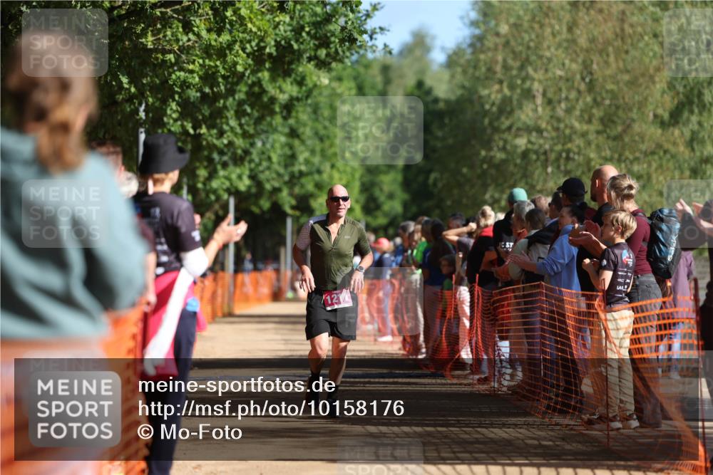 06.09.2026 - 20. Norderstedt Triathlon Mo-Foto http://msf.ph/oto/10158176 06.09.2026 10:33:49 Laufen 1211, 1211 meine-sportfotos.de