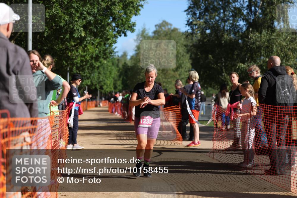 06.09.2026 - 20. Norderstedt Triathlon Mo-Foto http://msf.ph/oto/10158455 06.09.2026 10:35:15 Laufen 1233, 1233 meine-sportfotos.de