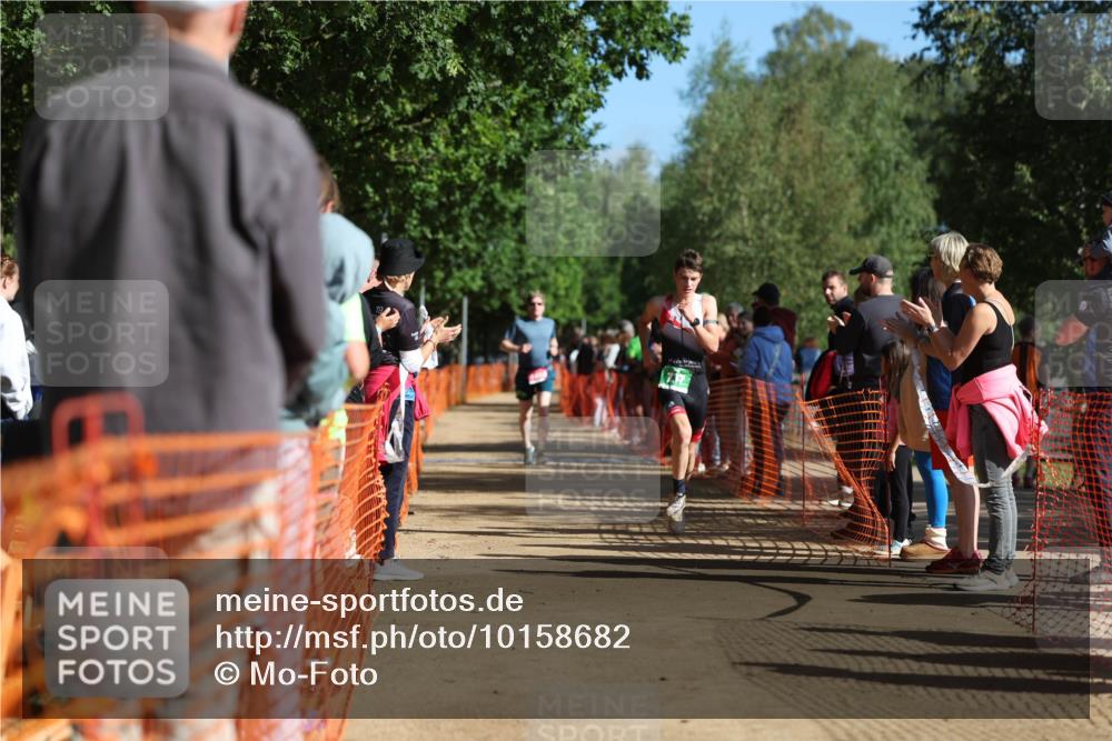 06.09.2026 - 20. Norderstedt Triathlon Mo-Foto http://msf.ph/oto/10158682 06.09.2026 10:36:25 Laufen 737, 1223, 1223, 1494, 1494 meine-sportfotos.de