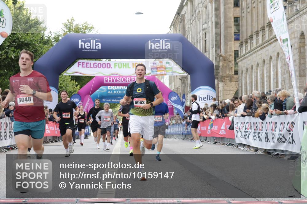 06.09.2026 - CURREX Alsterlauf Yannick Fuchs http://msf.ph/oto/10159147 06.09.2026 09:52:56 Ziel 2336, 2438, 2465, 2510, 3135, 3954, 3971, 4226, 4570, 4780, 4781, 5048, 5522, 6062, 6232, 6314, 8025, 8324 meine-sportfotos.de
