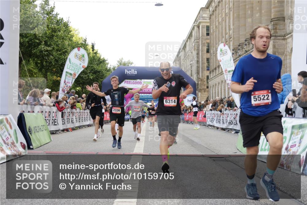 06.09.2026 - CURREX Alsterlauf Yannick Fuchs http://msf.ph/oto/10159705 06.09.2026 09:53:00 Ziel 2336, 2438, 2464, 2465, 2930, 3594, 3913, 3954, 3971, 4329, 4780, 4781, 5048, 5253, 5522, 6062, 6141, 6156, 6314, 8025, 8190, 8334 meine-sportfotos.de