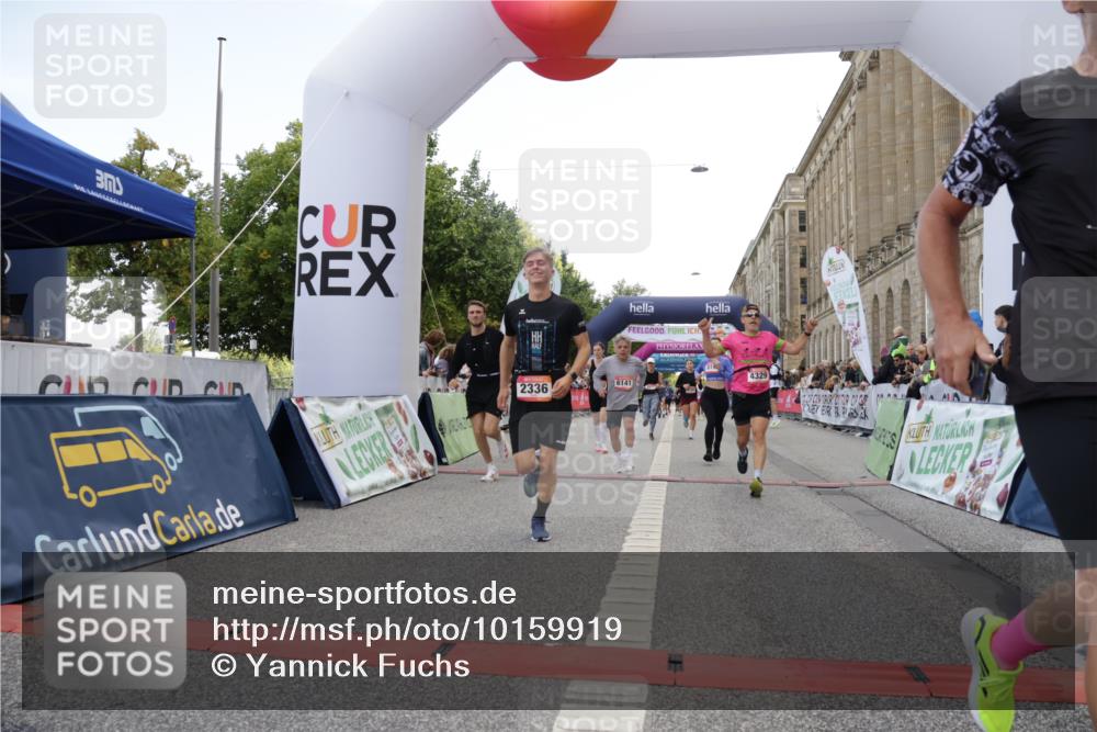 06.09.2026 - CURREX Alsterlauf Yannick Fuchs http://msf.ph/oto/10159919 06.09.2026 09:53:02 Ziel 2336, 2464, 2930, 3594, 3913, 3971, 4329, 4780, 4781, 5048, 5253, 5522, 6062, 6141, 6156, 6314, 8190, 8334 meine-sportfotos.de