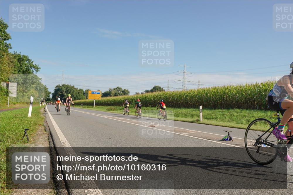 06.09.2026 - 20. Norderstedt Triathlon Michael Burmester http://msf.ph/oto/10160316 06.09.2026 09:37:15 Radfahren 651, 665 meine-sportfotos.de