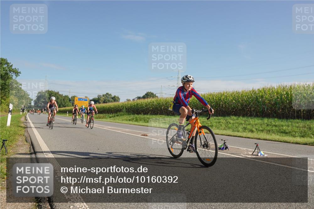 06.09.2026 - 20. Norderstedt Triathlon Michael Burmester http://msf.ph/oto/10160392 06.09.2026 09:38:17 Radfahren 606, 627, 629, 643, 675, 678, 693, 694, 696 meine-sportfotos.de