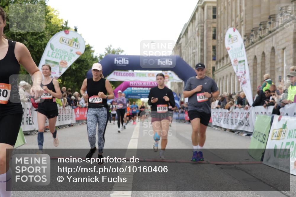 06.09.2026 - CURREX Alsterlauf Yannick Fuchs http://msf.ph/oto/10160406 06.09.2026 09:53:04 Ziel 2336, 2464, 2930, 3594, 3913, 4269, 4329, 4336, 4780, 4781, 5048, 5202, 5253, 5522, 6062, 6141, 6156, 6314, 8190, 8334 meine-sportfotos.de