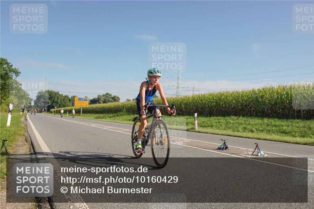 06.09.2026 - 20. Norderstedt Triathlon Michael Burmester http://msf.ph/oto/10160429 06.09.2026 09:38:40 Radfahren 633, 698 meine-sportfotos.de