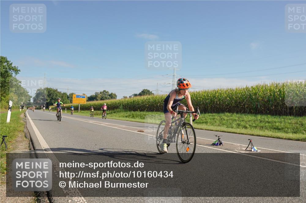 06.09.2026 - 20. Norderstedt Triathlon Michael Burmester http://msf.ph/oto/10160434 06.09.2026 09:38:49 Radfahren 609, 697, 698 meine-sportfotos.de