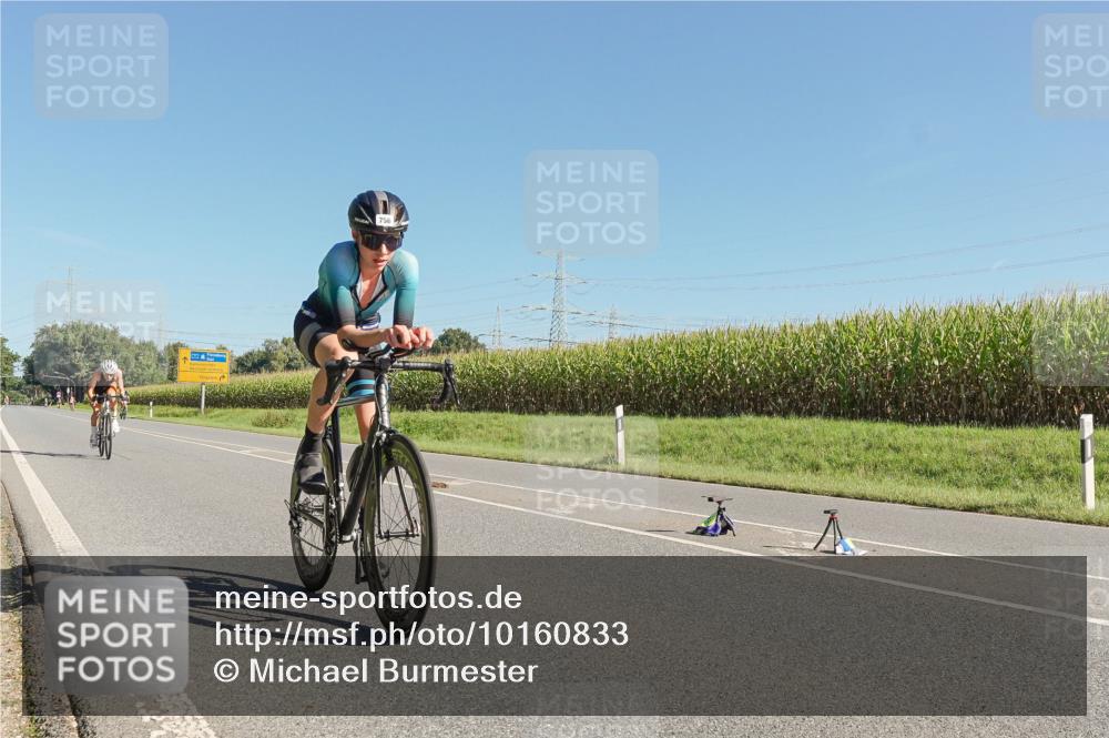 06.09.2026 - 20. Norderstedt Triathlon Michael Burmester http://msf.ph/oto/10160833 06.09.2026 10:33:55 Radfahren 718, 756 meine-sportfotos.de