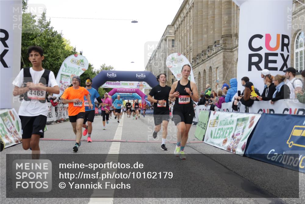06.09.2026 - CURREX Alsterlauf Yannick Fuchs http://msf.ph/oto/10162179 06.09.2026 09:53:13 Ziel 2704, 4269, 4305, 4336, 4465, 4539, 4584, 4623, 4707, 4708, 4760, 4833, 5202, 5681, 5886, 5935, 8230, 8340 meine-sportfotos.de