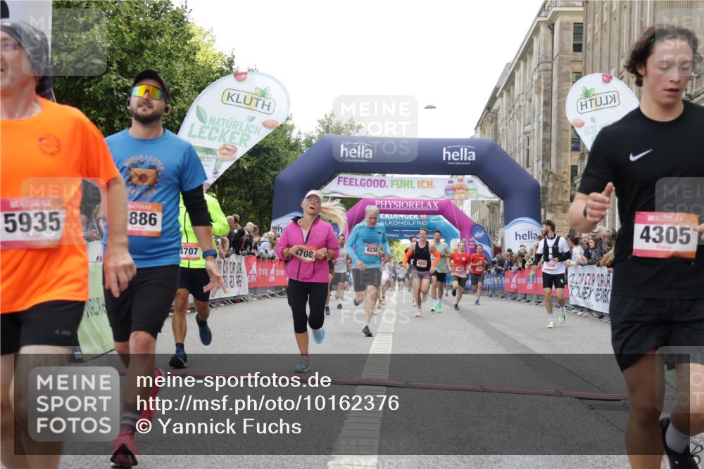 06.09.2026 - CURREX Alsterlauf Yannick Fuchs http://msf.ph/oto/10162376 06.09.2026 09:53:14 Ziel 2036, 2704, 3087, 4269, 4305, 4336, 4465, 4539, 4584, 4623, 4707, 4708, 4760, 4833, 4991, 5202, 5681, 5886, 5935, 8173, 8230, 8340 meine-sportfotos.de