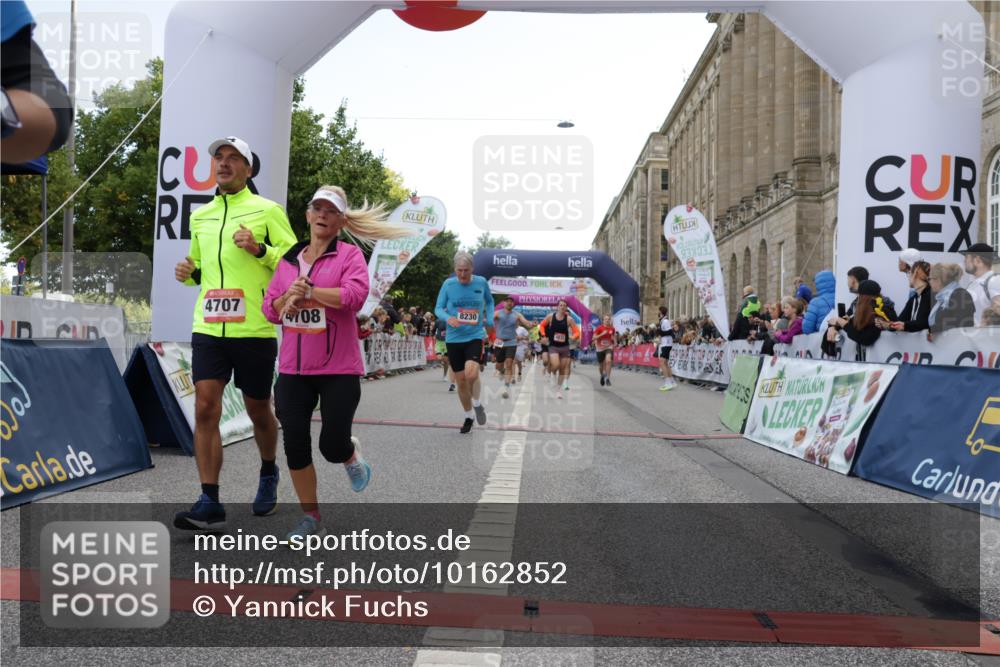 06.09.2026 - CURREX Alsterlauf Yannick Fuchs http://msf.ph/oto/10162852 06.09.2026 09:53:16 Ziel 2036, 2460, 2554, 2704, 3087, 3395, 3396, 4305, 4336, 4465, 4539, 4584, 4623, 4707, 4708, 4760, 4833, 4991, 5681, 5886, 5935, 5983, 8173, 8187, 8230, 8340 meine-sportfotos.de