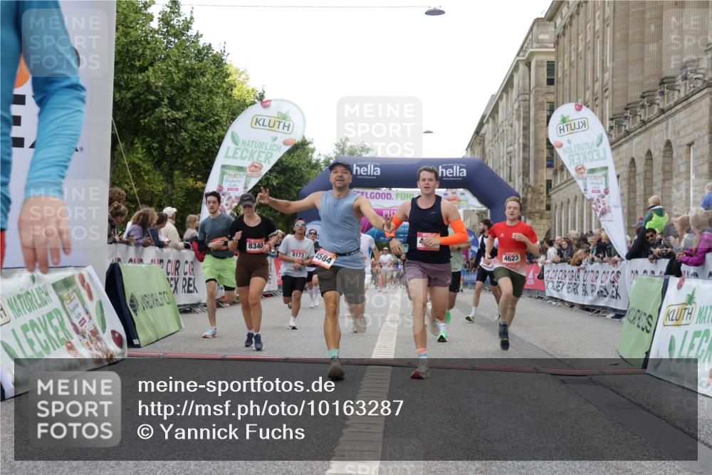 06.09.2026 - CURREX Alsterlauf Yannick Fuchs http://msf.ph/oto/10163287 06.09.2026 09:53:17 Ziel 2036, 2460, 2554, 2704, 3087, 3395, 3396, 4305, 4465, 4539, 4584, 4623, 4707, 4708, 4760, 4833, 4991, 5681, 5886, 5935, 5983, 8173, 8187, 8230, 8340 meine-sportfotos.de