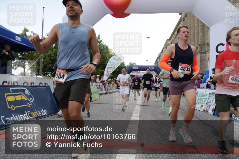 06.09.2026 - CURREX Alsterlauf Yannick Fuchs http://msf.ph/oto/10163766 06.09.2026 09:53:19 Ziel 2036, 2460, 2554, 2561, 2704, 3065, 3087, 3395, 3396, 4305, 4465, 4584, 4623, 4707, 4708, 4833, 4991, 5681, 5886, 5935, 5983, 8173, 8187, 8230, 8340 meine-sportfotos.de