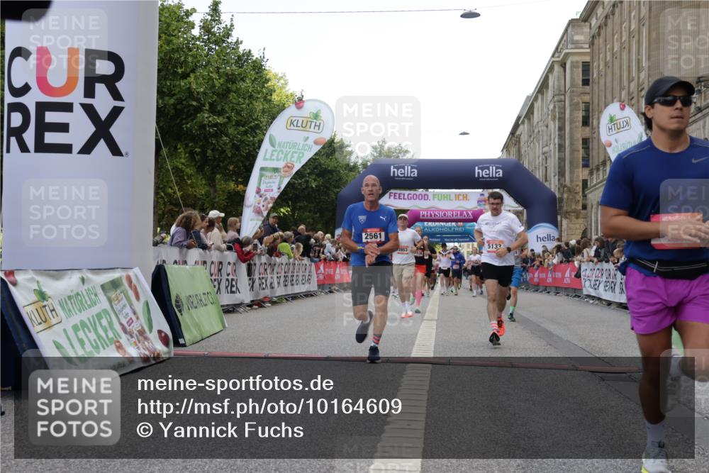 06.09.2026 - CURREX Alsterlauf Yannick Fuchs http://msf.ph/oto/10164609 06.09.2026 09:53:24 Ziel 2036, 2460, 2536, 2554, 2561, 3065, 3087, 3395, 3396, 3953, 4584, 4623, 4749, 4808, 4833, 4991, 5133, 5983, 8173, 8187, 8340 meine-sportfotos.de