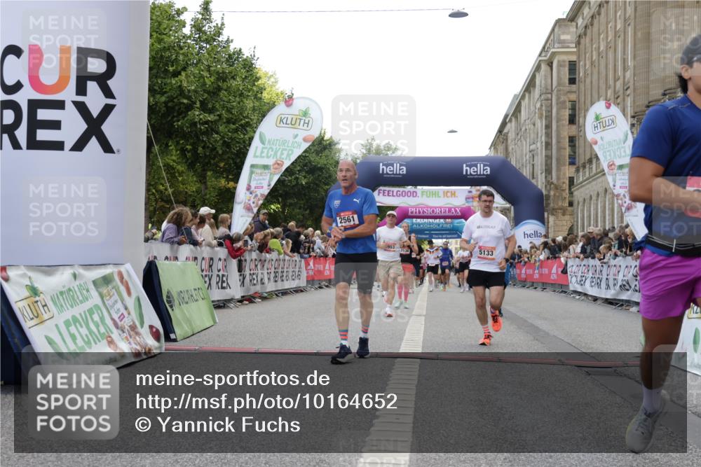 06.09.2026 - CURREX Alsterlauf Yannick Fuchs http://msf.ph/oto/10164652 06.09.2026 09:53:24 Ziel 2036, 2460, 2536, 2554, 2561, 3065, 3087, 3395, 3396, 3953, 4584, 4623, 4749, 4808, 4833, 4991, 5133, 5983, 8173, 8187, 8340 meine-sportfotos.de