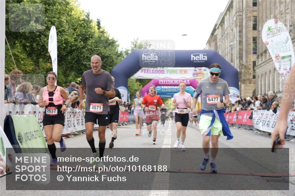 06.09.2026 - CURREX Alsterlauf Yannick Fuchs http://msf.ph/oto/10168188 06.09.2026 09:53:44 Ziel 2537, 3458, 3661, 3964, 4082, 4283, 4571, 4617, 4797, 4832, 5110, 5119, 5446, 5483, 5590, 5782, 5884, 6477 meine-sportfotos.de