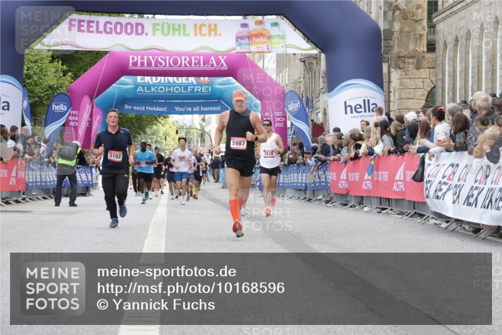06.09.2026 - CURREX Alsterlauf Yannick Fuchs http://msf.ph/oto/10168596 06.09.2026 09:53:49 Ziel 2537, 3102, 3661, 4571, 4617, 5483, 5884, 5987, 6477 meine-sportfotos.de