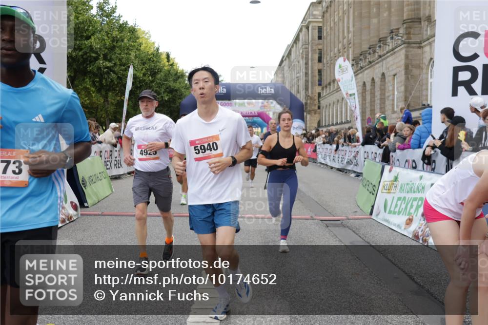 06.09.2026 - CURREX Alsterlauf Yannick Fuchs http://msf.ph/oto/10174652 06.09.2026 09:54:02 Ziel 2309, 2347, 2518, 3231, 3334, 3556, 3701, 3852, 3944, 4801, 4803, 4925, 4965, 5273, 5940, 6016, 6125, 6234, 8246, 8299, 8322 meine-sportfotos.de