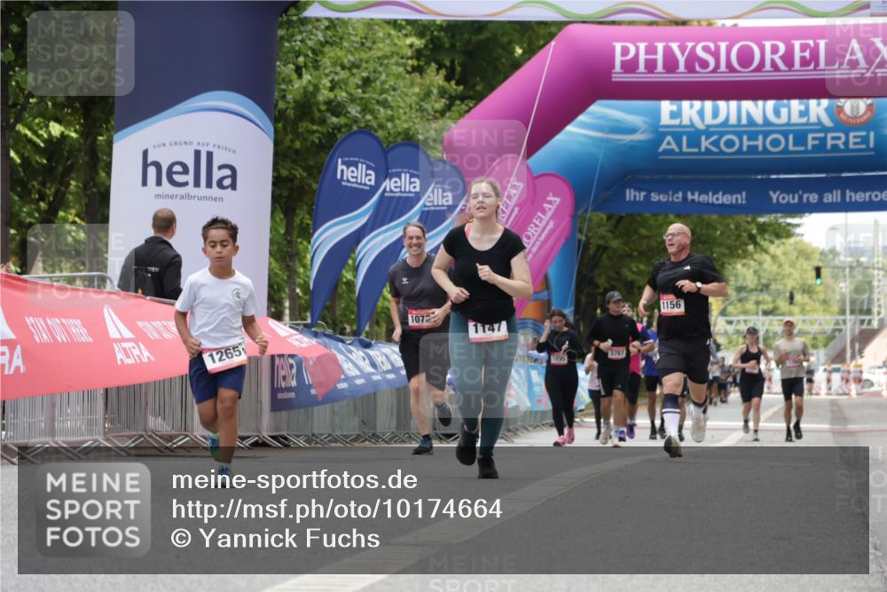 06.09.2026 - CURREX Alsterlauf Yannick Fuchs http://msf.ph/oto/10174664 06.09.2026 12:01:24 Ziel 1026, 1243 meine-sportfotos.de