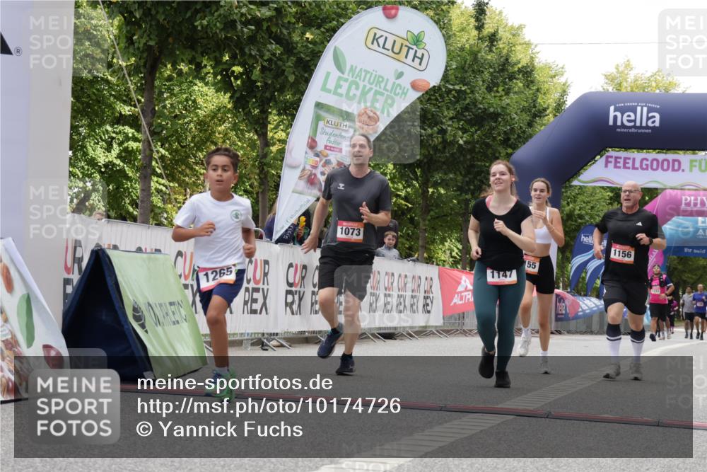 06.09.2026 - CURREX Alsterlauf Yannick Fuchs http://msf.ph/oto/10174726 06.09.2026 12:01:29 Ziel 1073, 1147, 1155, 1156, 1243, 1265 meine-sportfotos.de