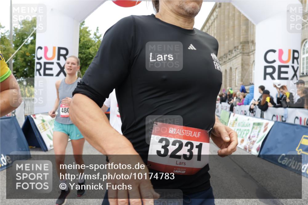 06.09.2026 - CURREX Alsterlauf Yannick Fuchs http://msf.ph/oto/10174783 06.09.2026 09:54:05 Ziel 2347, 3231, 3334, 3483, 3556, 3701, 3852, 3944, 4801, 4803, 4925, 4965, 5273, 5354, 5528, 5684, 5696, 5940, 6016, 6184, 6234, 8246, 8299, 8322 meine-sportfotos.de