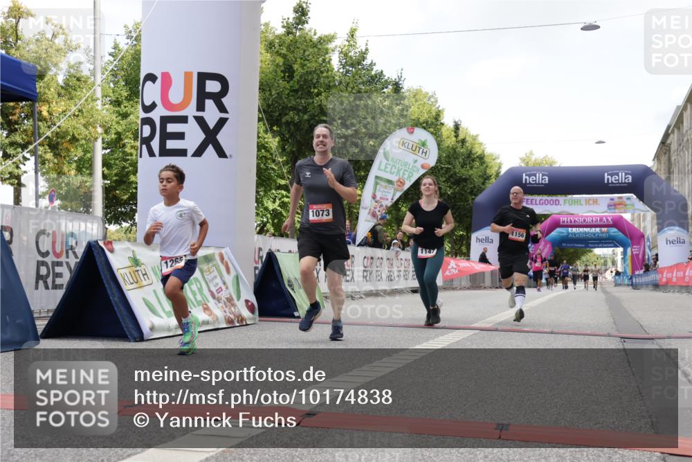 06.09.2026 - CURREX Alsterlauf Yannick Fuchs http://msf.ph/oto/10174838 06.09.2026 12:01:30 Ziel 1073, 1147, 1155, 1156, 1243, 1265 meine-sportfotos.de