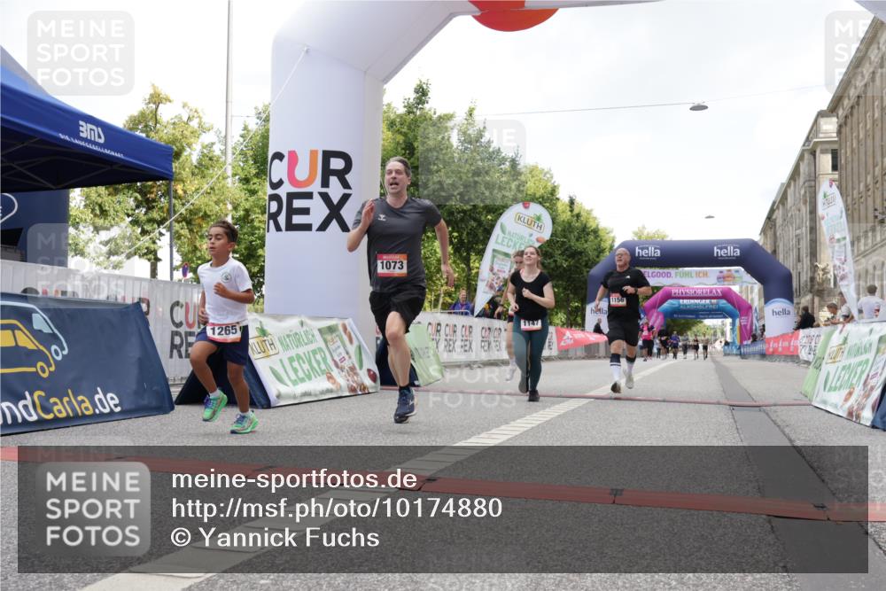 06.09.2026 - CURREX Alsterlauf Yannick Fuchs http://msf.ph/oto/10174880 06.09.2026 12:01:31 Ziel 1073, 1147, 1155, 1156, 1243, 1265 meine-sportfotos.de