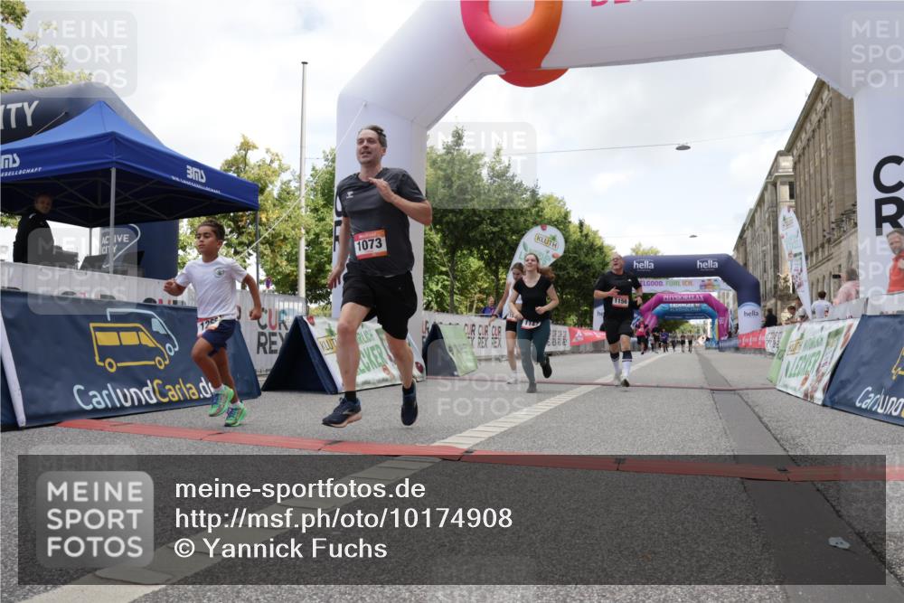 06.09.2026 - CURREX Alsterlauf Yannick Fuchs http://msf.ph/oto/10174908 06.09.2026 12:01:31 Ziel 1073, 1147, 1155, 1156, 1243, 1265 meine-sportfotos.de