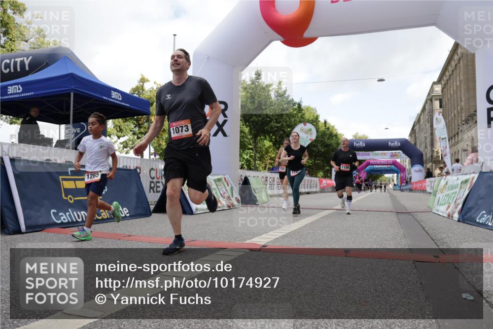 06.09.2026 - CURREX Alsterlauf Yannick Fuchs http://msf.ph/oto/10174927 06.09.2026 12:01:31 Ziel 1073, 1147, 1155, 1156, 1243, 1265 meine-sportfotos.de