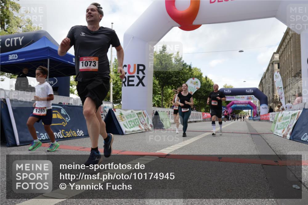 06.09.2026 - CURREX Alsterlauf Yannick Fuchs http://msf.ph/oto/10174945 06.09.2026 12:01:31 Ziel 1073, 1147, 1155, 1156, 1243, 1265 meine-sportfotos.de