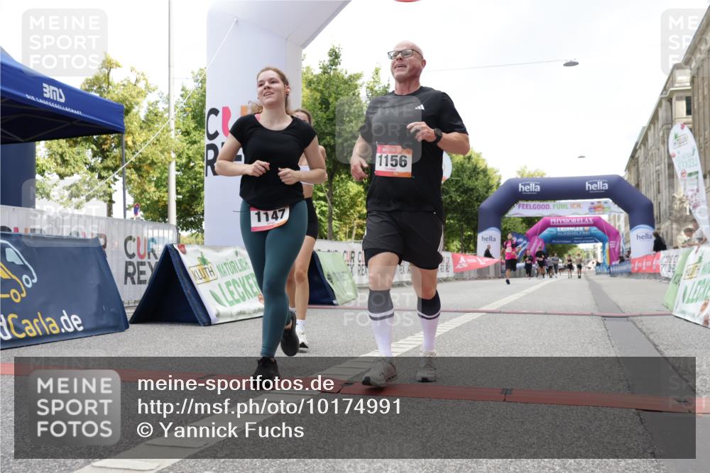 06.09.2026 - CURREX Alsterlauf Yannick Fuchs http://msf.ph/oto/10174991 06.09.2026 12:01:33 Ziel 1073, 1147, 1155, 1156, 1233, 1265 meine-sportfotos.de