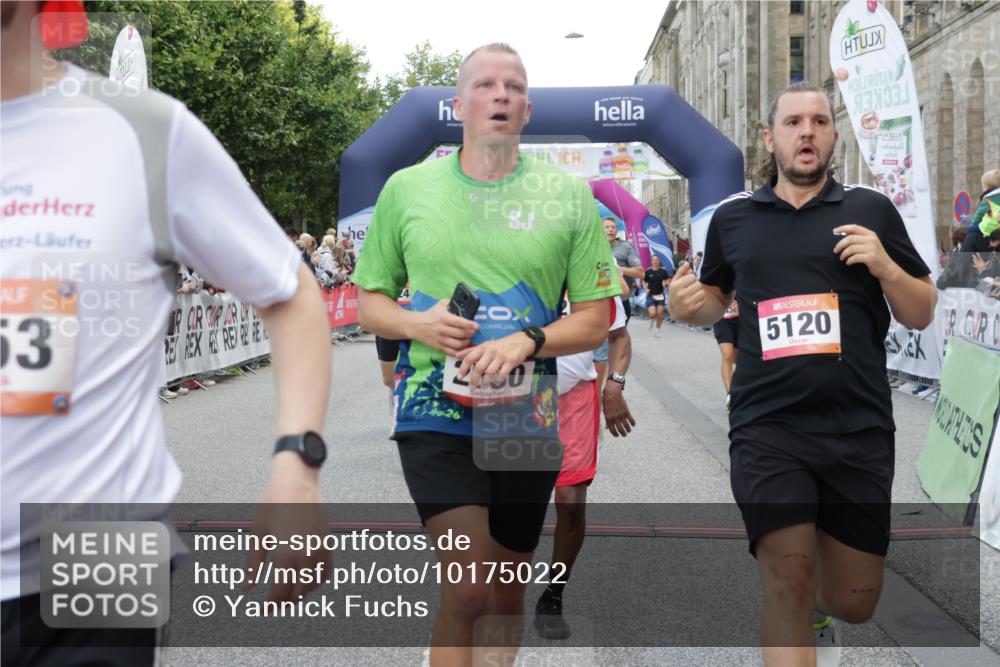06.09.2026 - CURREX Alsterlauf Yannick Fuchs http://msf.ph/oto/10175022 06.09.2026 09:54:14 Ziel 2359, 2405, 2415, 2530, 3391, 3483, 3701, 3770, 3944, 4053, 4054, 4182, 4308, 4309, 4564, 5103, 5120, 5182, 5353, 5354, 5528, 5684, 5696, 5900, 6016, 6184, 6287, 8246, 8322 meine-sportfotos.de