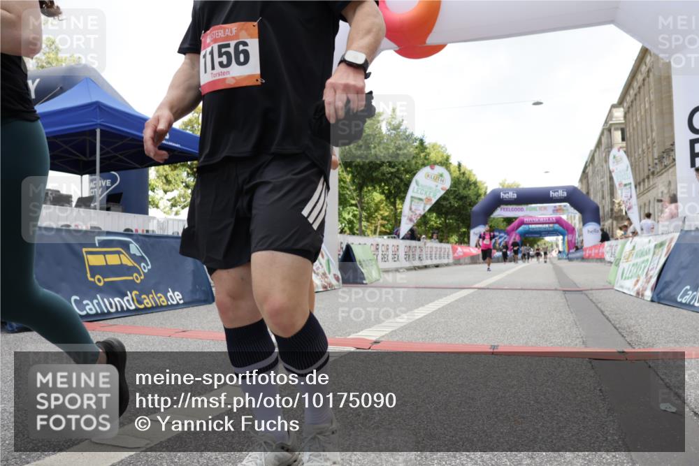 06.09.2026 - CURREX Alsterlauf Yannick Fuchs http://msf.ph/oto/10175090 06.09.2026 12:01:34 Ziel 1073, 1147, 1155, 1156, 1233, 1265 meine-sportfotos.de