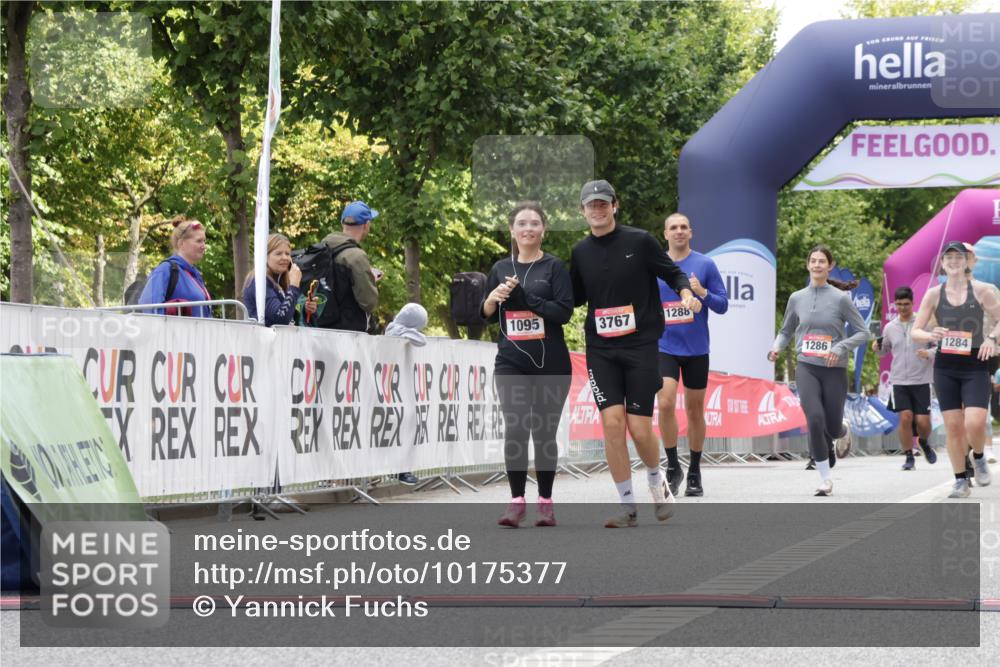 06.09.2026 - CURREX Alsterlauf Yannick Fuchs http://msf.ph/oto/10175377 06.09.2026 12:01:44 Ziel 1095, 1233, 1284 meine-sportfotos.de