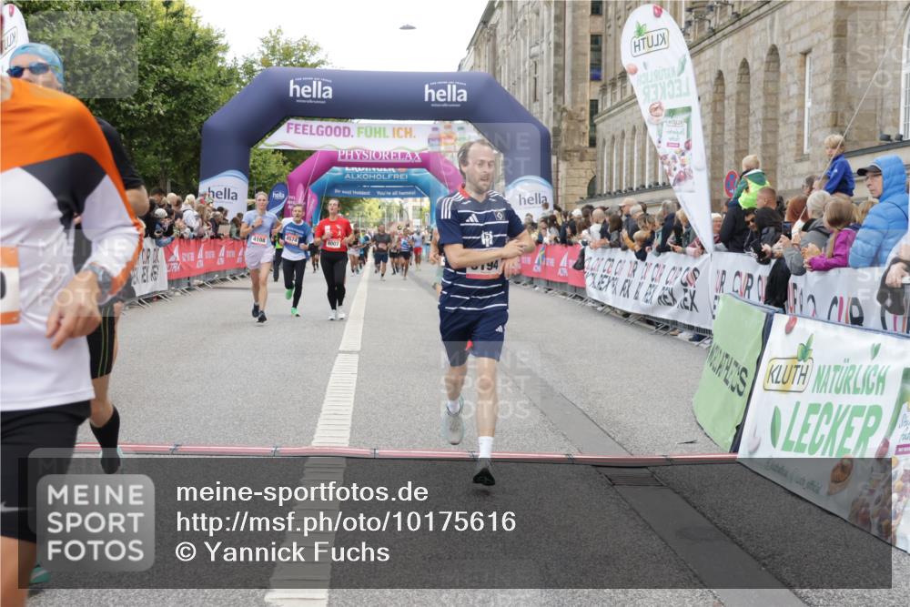 06.09.2026 - CURREX Alsterlauf Yannick Fuchs http://msf.ph/oto/10175616 06.09.2026 09:54:24 Ziel 3393, 3591, 3770, 4007, 4108, 4182, 4316, 4326, 4574, 4661, 5579, 5934, 6051, 6163, 6194, 6442, 6469, 8179 meine-sportfotos.de