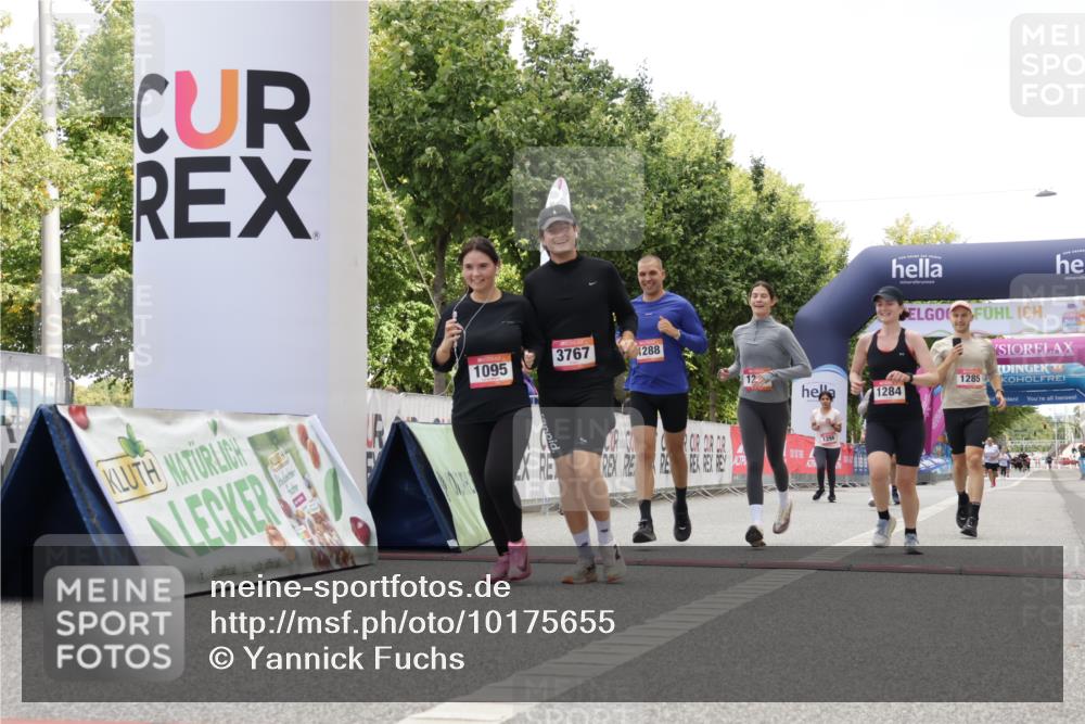 06.09.2026 - CURREX Alsterlauf Yannick Fuchs http://msf.ph/oto/10175655 06.09.2026 12:01:48 Ziel 1095, 1284, 1285, 1286, 1288, 8042 meine-sportfotos.de
