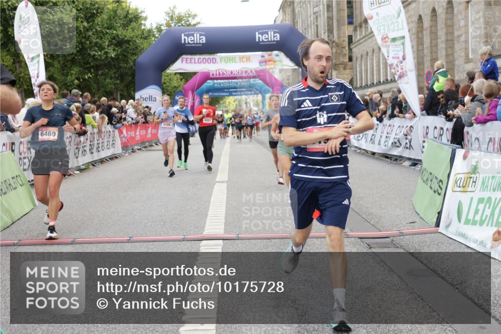 06.09.2026 - CURREX Alsterlauf Yannick Fuchs http://msf.ph/oto/10175728 06.09.2026 09:54:25 Ziel 3393, 3591, 3770, 4007, 4108, 4316, 4326, 4574, 4661, 5579, 5934, 6051, 6163, 6194, 6442, 6469, 8179 meine-sportfotos.de