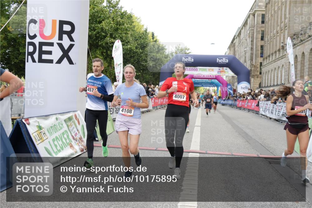 06.09.2026 - CURREX Alsterlauf Yannick Fuchs http://msf.ph/oto/10175895 06.09.2026 09:54:29 Ziel 2162, 3393, 3591, 4007, 4108, 4574, 4661, 5579, 6051, 6163, 6175, 6194, 6469, 8179 meine-sportfotos.de